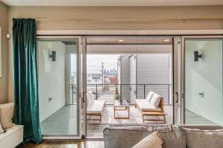 Stunning Skyline Manor - Rooftop Views - 1