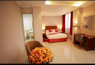 Queen Hotel - 4