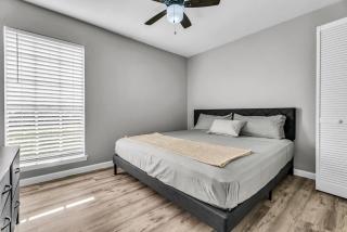 Relaxed 2BR Condo Close to Dining and Entertainment - 3