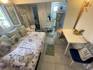 Laniakea small apartment in shared house - 1