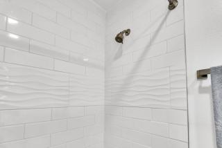 Modern 2BD 2BA Flat Gym and Pool Heart of Downtown - 1