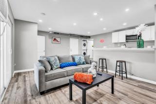 Welcoming 2BR Apartment Near Campus and Shops - Arlington - 6