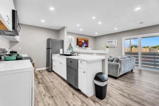 Welcoming 2BR Apartment Near Campus and Shops - 5