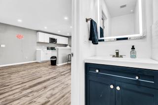 Welcoming 2BR Apartment Near Campus and Shops - 2