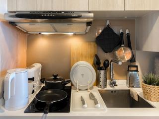 River View Modern 1BR - Weekly Cleaning - Phrom Phong - 3