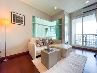 Near BTS Thong Lor l Workspace and Kitchen l Sontana - 4
