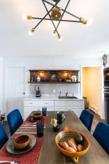 Private Classy 2nd Flr 3 Bed Apt Near Downtown - 2