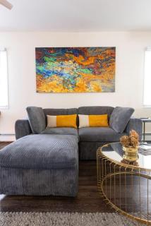 Private Modern 1st Flr 3 Bed Apt Close to Downtown - 9