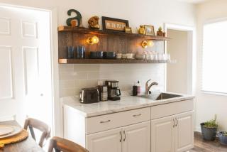 Private Modern 1st Flr 3 Bed Apt Close to Downtown - 3