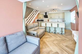 Host & Stay - Knights Manor Way - 4