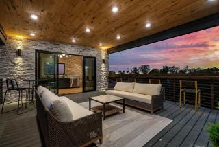 Family Luxury Home Rooftop Deck and Hot Tub - 3