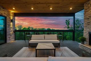Family Luxury Home Rooftop Deck and Hot Tub - 2