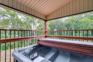 Private Hot Tub Serene Family Home in Sevierville - 9
