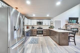 Private Hot Tub Serene Family Home in Sevierville - 4
