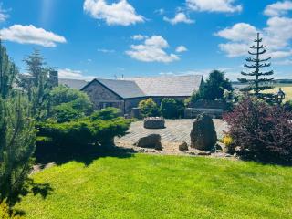 Sleeps 10 - Hot tub - Pool Table - Play Park - 5