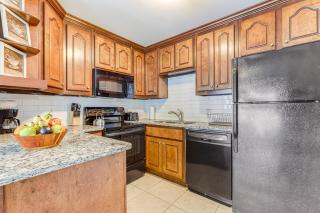 Steps to Park Dog-Friendly Condo in Conyers! - 1