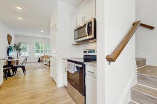 Bowen Village 6104 - 4