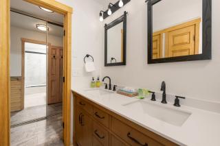 564 Silvercreek Inn - 5