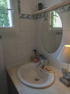 CHAMBRE PRIVEE chez l'HABITANT SALLE d'eau WC Privatifs - 9