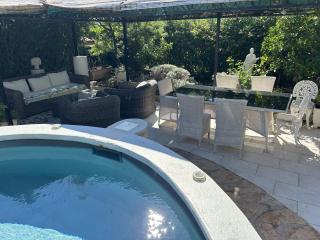 Très Bel Appartement de 120m2 Spacieux et lumineux dans villa avec piscine - Antibes - 3