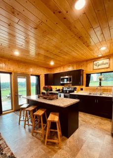 Barn On The Ridge - HOT TUB - Sleeps 6 - De Soto - 7