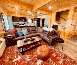 Barn On The Ridge - HOT TUB - Sleeps 6 - De Soto - 6