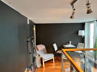 SimpliCITY - spacious budget room, balcony, shared kitchen and bath, privacy, super location - 4