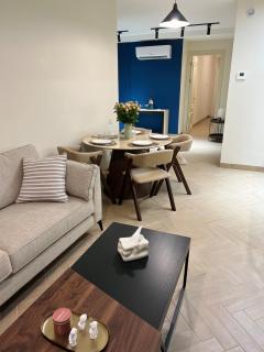 Stylish 2 BR Prime Location - 6