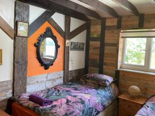 Hayloft Sleep 2 NeXT to Fox Covert Pub - 2