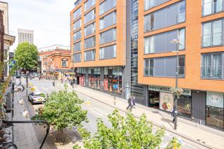 Stylish Apartment in City Centre Birmingham - 5