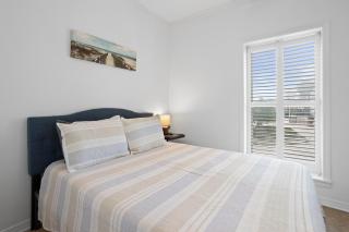 Steps from the Sand and Town Green - 2BR Coastal Retreat - 8