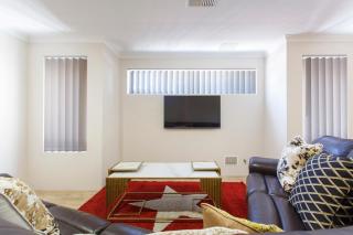 Luxurious Family Home - 8