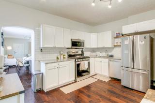 6 Mi to Ohio State Walkable Home in S Columbus! - 8