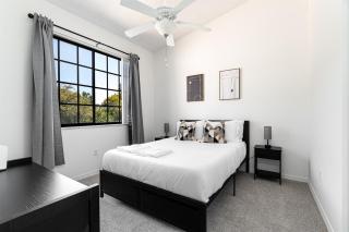 Remodeled Townhome with Pool & Lake Views in Gated - 2
