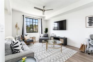 Remodeled Townhome with Pool & Lake Views in Gated - 1