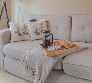 Coastal home sleeping five - 2 minute walk beach - 8