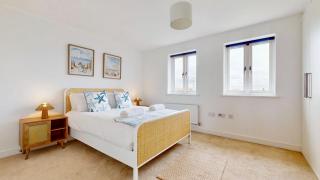 Weldon Road - Townhouse Overlooking the Park with Parking - Swanscombe - 5