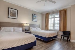 Litchfield Beach 2 Queen Room at Seaside Inn - 0