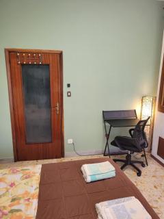 Nice room with private bathroom - 8