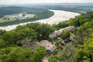 Historic Riverview Inn Two - 4