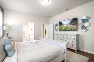 Bright & Spacious 7BR Pool Villa w/ Game Loft | New Windsor Cay Resort near Disney - 1