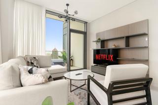 VayK - Elegant 2BR in LIV Marina with Luxury Amenities - 6