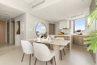VayK - Elegant 2BR in LIV Marina with Luxury Amenities - 3