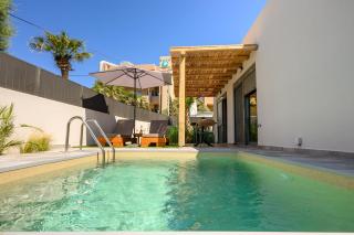 Tropical Suites With Private Plunge Pools - 1