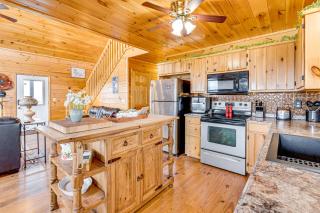 Mtn-View Cabin Deck and Pets Welcome in Murphy - 1
