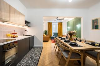 All around the world 4BR Apartment - City Center - 7