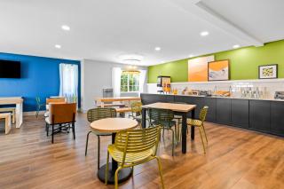 Spark by Hilton Modesto - 4