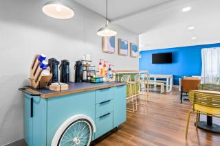 Spark by Hilton Modesto - 2