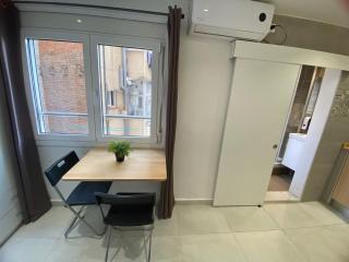 Suites nuevas con baño privado frente al metro st MWC Barcelona-FIRA - 6