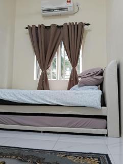 Homestay Omah D'Desa with pool - 6